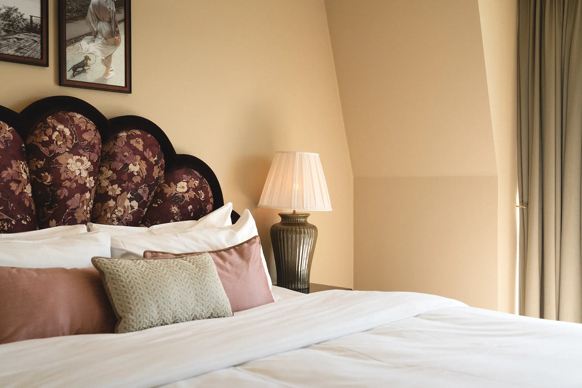 ROX-superior-room Image of ROX superior room bed in beautiful setting.